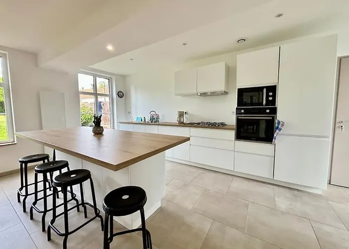 Semesterbostad Des 6 Tilleuls Bomy